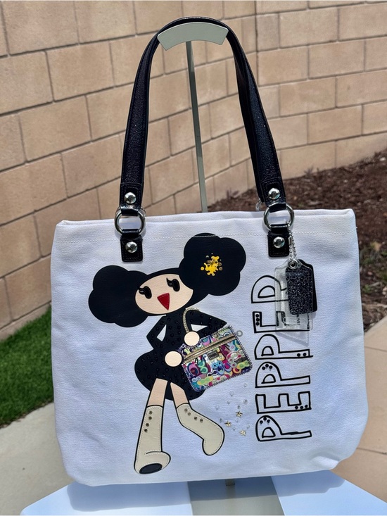 Coach Handbags - Coach Poppy Chan Pepper Tote EUC